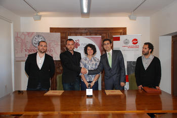 Acto de firma del acuerdo entre el Parque Científico de la Universidad de Salamanca y EGDM.