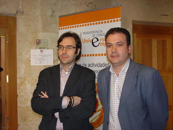 Jorge García (izq.), experto en patentes, y Miguel Ángel Salinero, de la Fundación General de la Universidad de Salamanca.