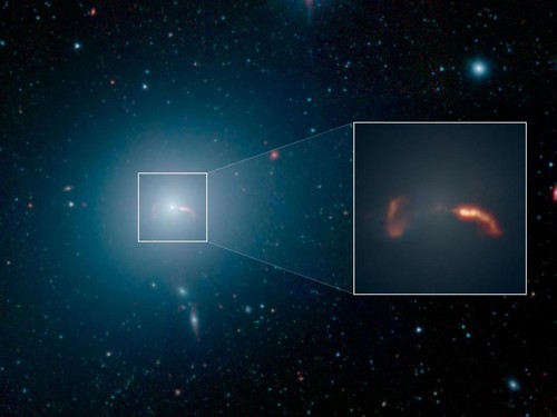 Imágenes de Spitzer de la galaxia M87. Crédito: NASA/JPL-Caltech/IPAC/Event Horizon Telescope Collaboration.