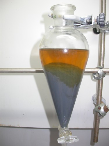 Poliol obtenido del proceso de glicólisis, componente inicial a partir del cual se pueden volver a fabricar espumas. FOTO: CARTIF.