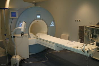 Equipo de resonancia magnética del hospital de Ávila.