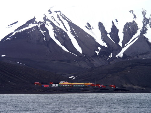 La Base Antártica Española Gabriel de Castilla, en la isla Decepción, en la Antártida./ Valentín Carrera.
