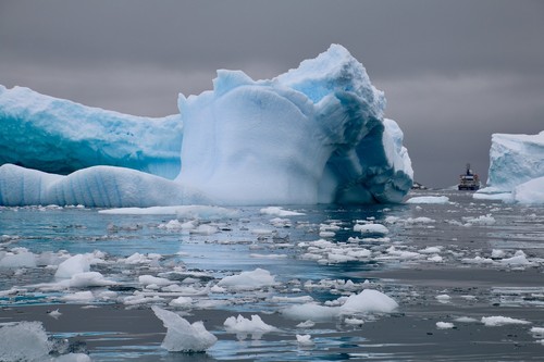 Detectados diez contaminantes de preocupación emergente en aguas de la Antártida. / Pixabay.