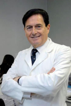 El doctor Roberto Guiloff, Profesor de la Facultad de Medicina y especialista en Neurología (FOTO: UCHILE).