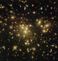 UbicaciÃ³n de la lejana y polvorienta galaxia A1689-zD1 detrÃ¡s el cÃºmulo de galaxias Abell 1689. CrÃ©dito: NASA; ESA.