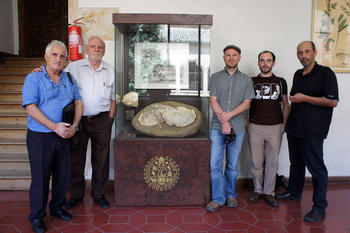 El científico Walter Joyce, junto con los responsables de la Sala de las Tortugas de la Universidad de Salamanca. Foto: USAL.