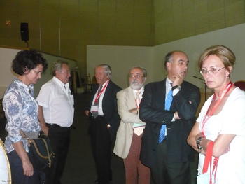 Fernando Baquero (centro), el día de la inauguración.