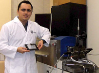 Thanks to nanotechnology, TecnolÃ³gico de Monterrey Engineering Sciences PhD candidate Marcelo Lozano is working on improving polymers to carry out biocompatible cranial implants. FOTO: SNC