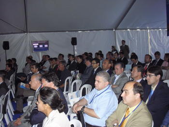 Asistentes a la Feria de Demostración Tecnológica del Sector de las Infraestructuras Viarias (Innovacarretera 2011).