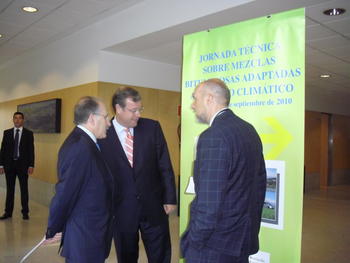 Jacobo Díez (a la derecha), Antonio Silván (en el centro) y Luis Alberto Solís en la apertura de la jornada sobre el proyecto TRACC.