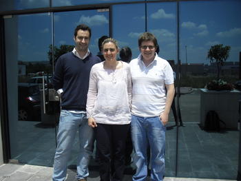 Javier Santana (a la izquierda), Laura del Pozo y Alberto Galán, de las empresas Agroguía y Agrotrack.