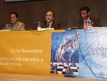 De izquierda a derecha, Juan Manuel Corchado, Juan Siles y Miguel Santos Rey