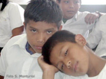 Niños indígenas (FOTO: UNA).