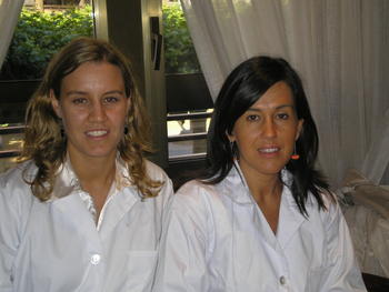 Las farmacéuticas Soledad Reparaz y Cristina Castillo