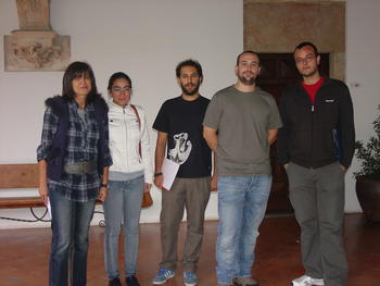 Eva Maestro, a la izquierda, junto con algunos de los emprendedores del CIDE.