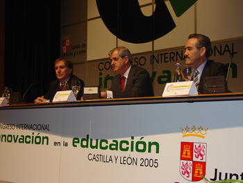 El consejero de Educación, Francisco Javier Fernández Guisasola, durante el acto de inauguración
