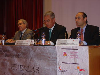 De izq. a dcha: Matías Pedruelo, Vitorino González y Ramón Álvarez, durante la inauguración del congreso
