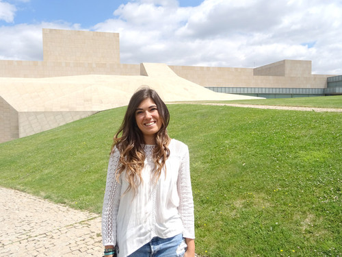 La alumna Paula Anza, estudiante de la doble titulación del Grado en Ciencias Ambientales y Grado en Ingeniería forestal de la Universidad Católica de Ávila (UCAV),